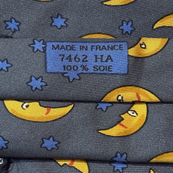 Hermes Silk Tie Smiling Man in Moon & Stars Gray 7462 HA 3.5" (W) x 55.5" (L) - Picture 5 of 5